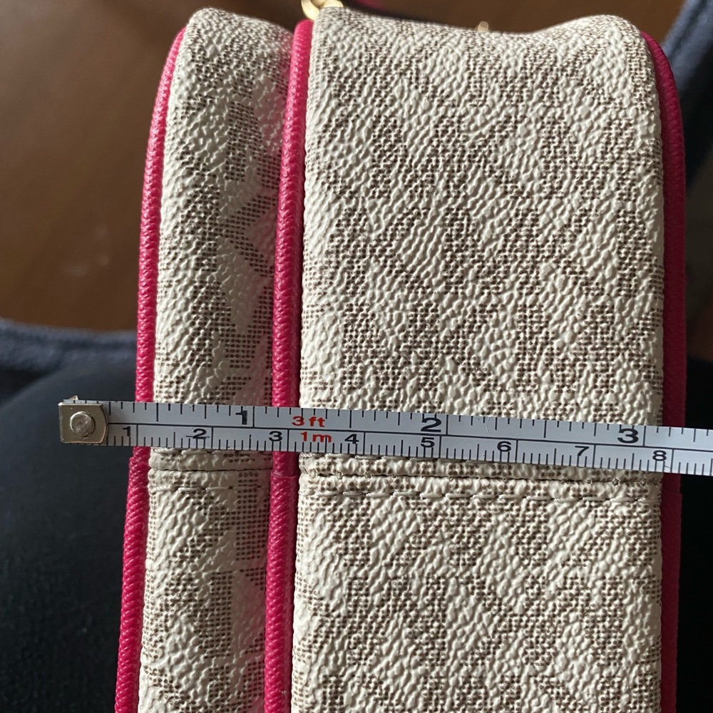 Michael Kors Cream & Pink Logo Crossbody Bag – Jet Set Small Camera Style - Picture 9 of 9